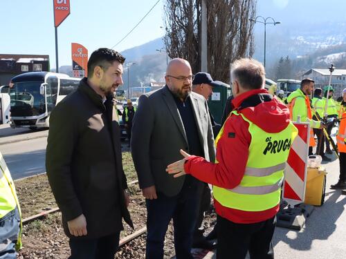 Foto: Počeli radovi na pružnom prelazu u Blažuju