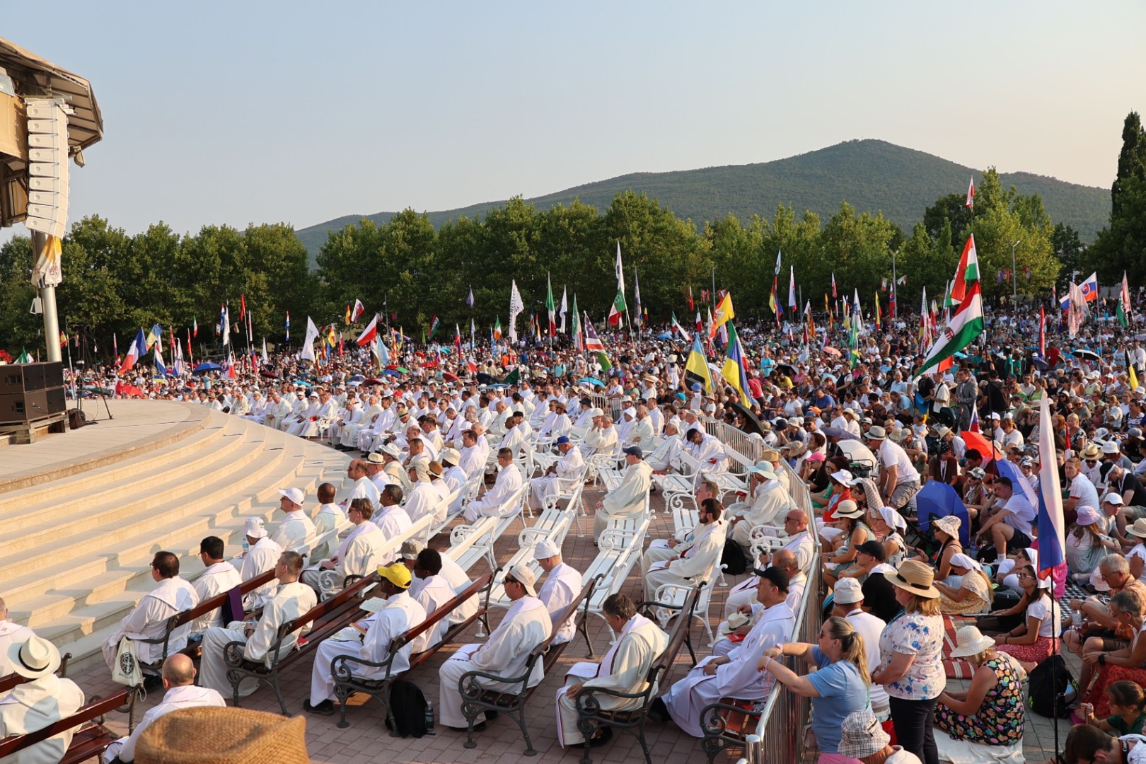 FOTO / Počeo 35. Mladifest, rekordan broj hodočasnika u Međugorju
