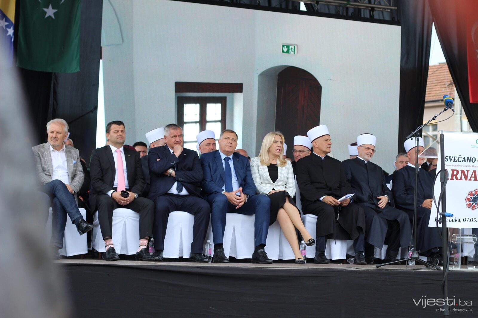 Foto: Počeo program otvorenja džamije Arnaudije, stigao i Dodik