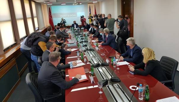 Foto/Video: Počeo sastanak stranaka o formiranju zajedničkog bloka u RS