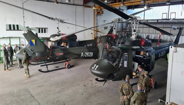 Foto: Pogledajte nove američke helikoptere za Oružane snage BiH