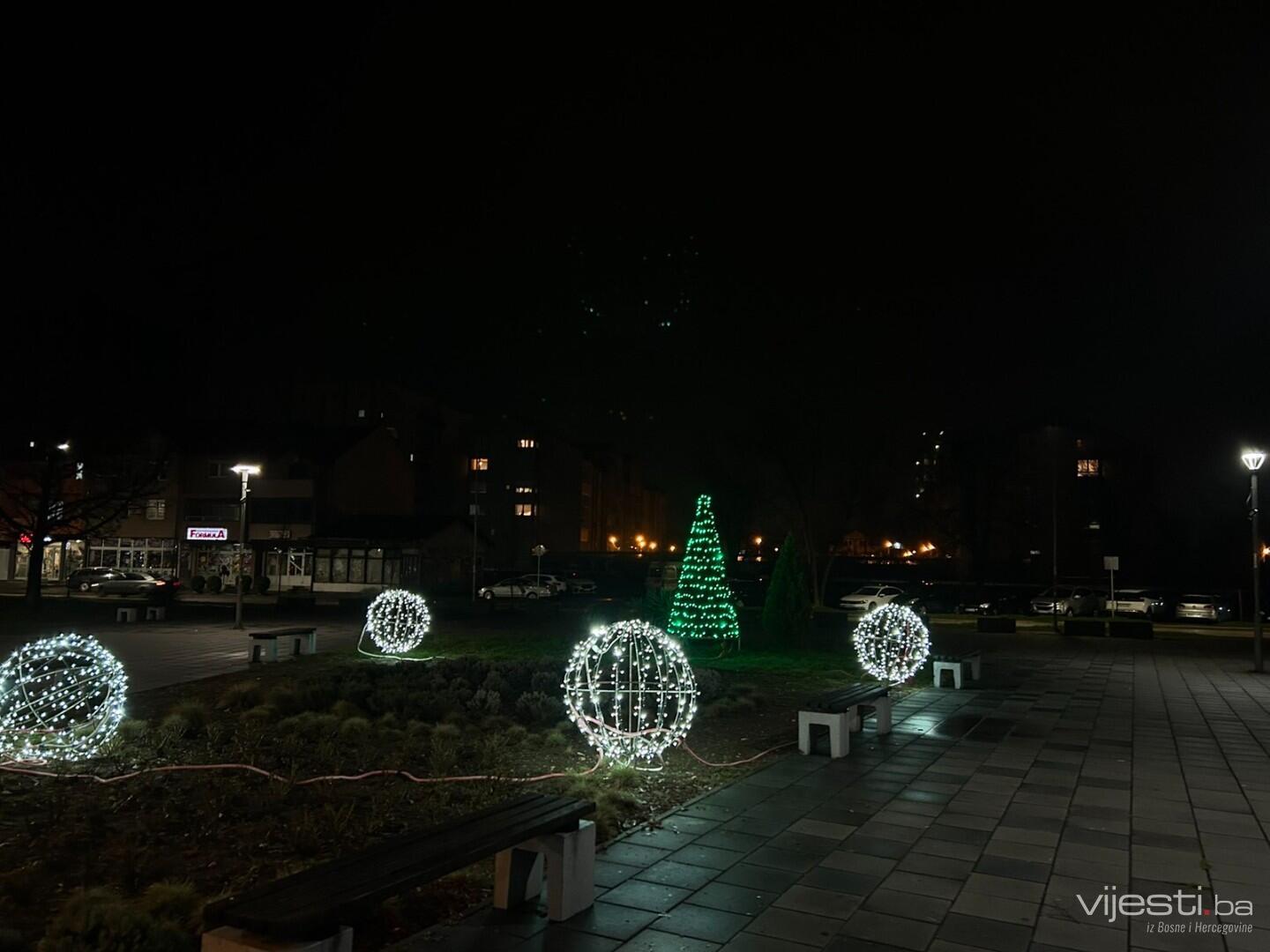FOTO / Pogledajte prazničnu čaroliju Zime u Lukavcu