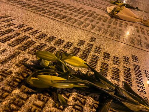 Foto: Potočare prekrili tišina i snijeg, mezarje kao trajni podsjetnik