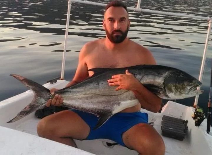 Foto: Ribar u Neumu ulovio 'plijen' težak 15 kilograma