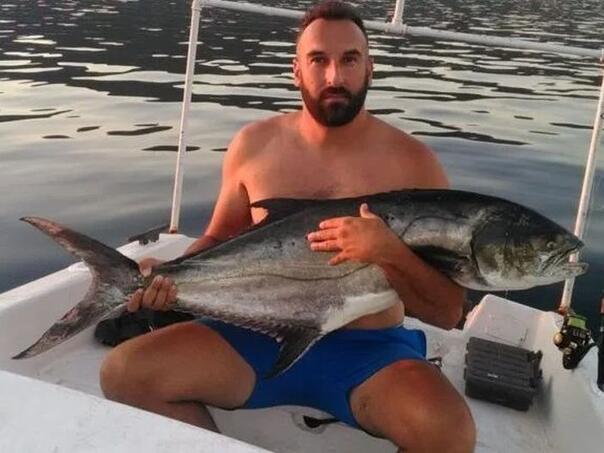 Foto: Ribar u Neumu ulovio 'plijen' težak 15 kilograma