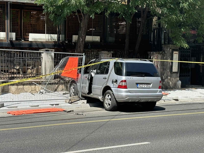 Foto/Video: Teška nesreća u Sarajevu, autom udario pješakinju