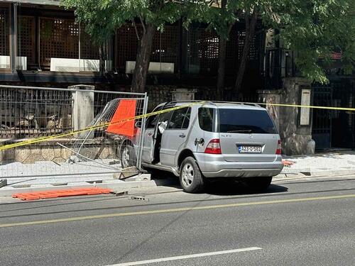 Foto/Video: Teška nesreća u Sarajevu, autom udario pješakinju