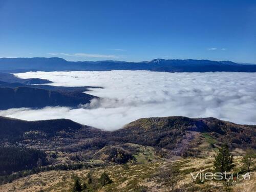 Foto: U Sarajevu tmurno, na Trebeviću sunčano i vedro