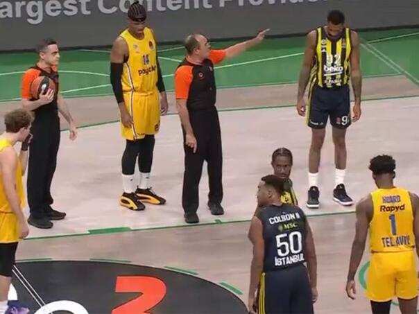 Foto: Utakmica Eurolige prekinuta zbog bizarnog razloga