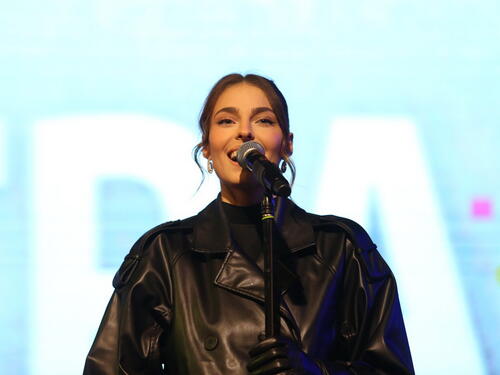 Foto/Video: Džejla Ramović koncertom oduševila Tuzlake