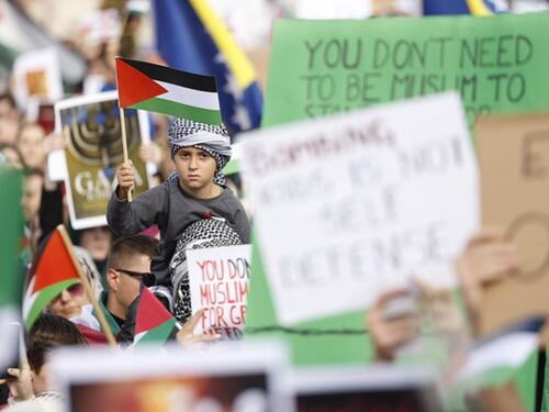 Foto/Video: Hiljade građana na protestu podrške Palestini u Sarajevu