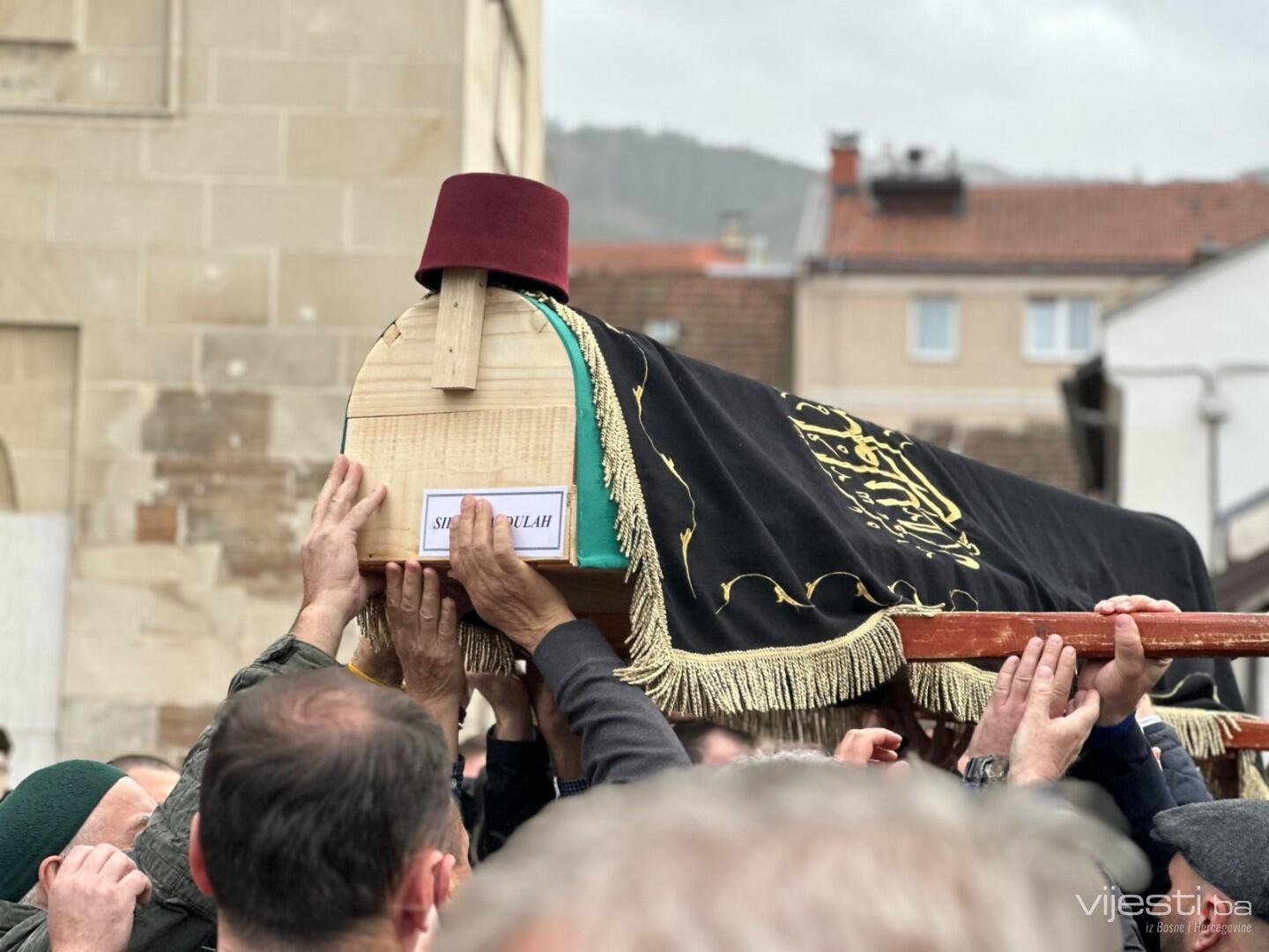 FOTO / VIDEO Klanjana dženaza Abdulahu Sidranu
