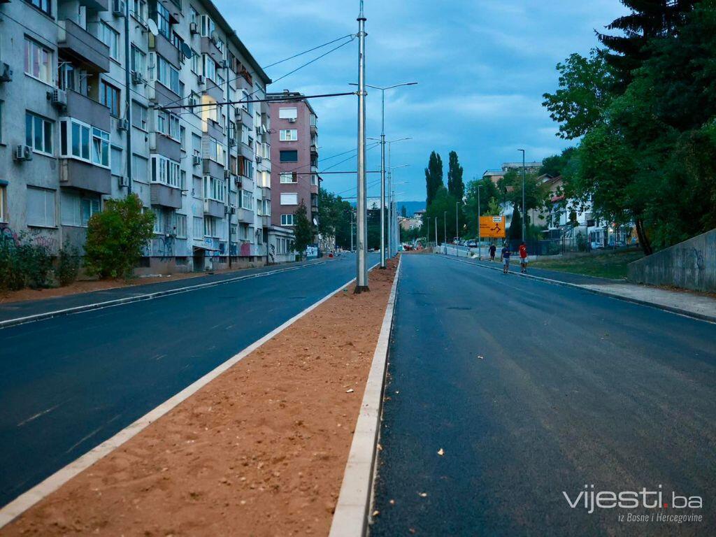 Foto/Video: Novi asfalt na Južnoj longitudinali