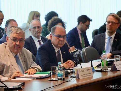 Foto/Video: Počela sjednica PIC-a, ostavljena mjesta za lidere stranaka