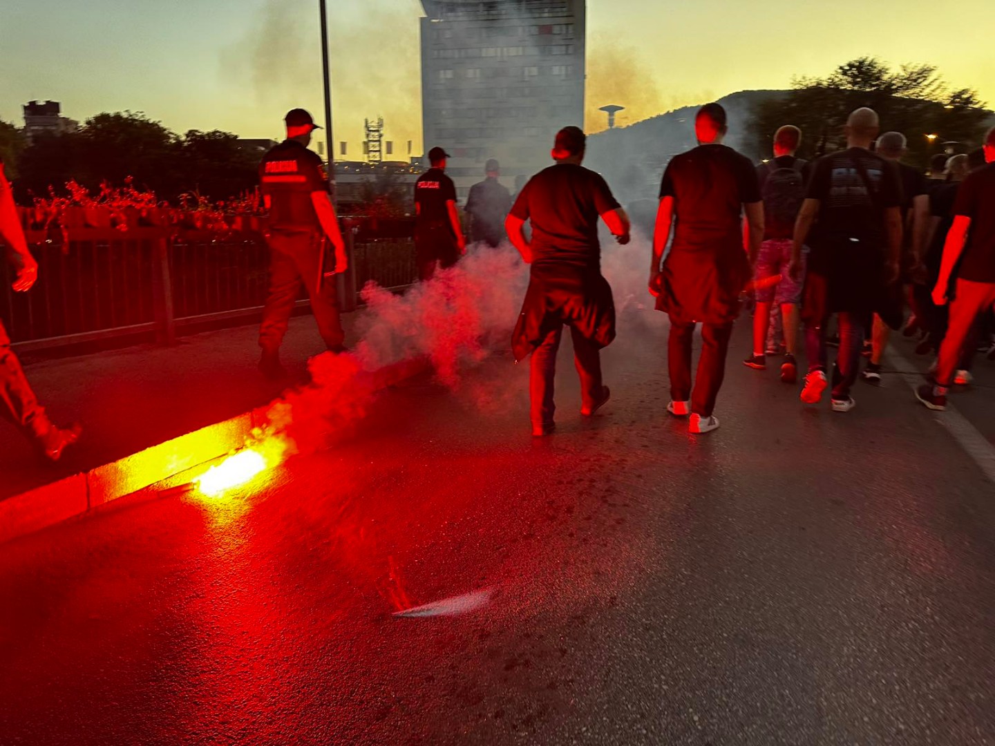 Foto/Video: Pogledajte korteo BH Fanaticosa uoči utakmice