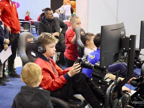 Foto/Video: U Sarajevu počeo najveseliji dječiji festival u BiH