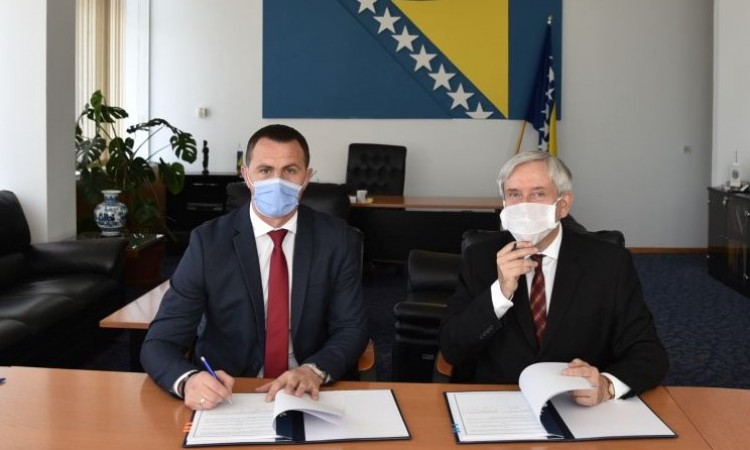 Francuska donirala BiH sistem za borbu protiv ilegalne trgovine oružjem