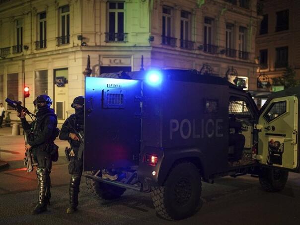 Francuska: Ispred džamije otkrivena glava vepra