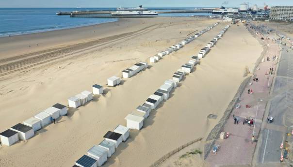 Francuska: Kupanje u moru može, ali bez sunčanja