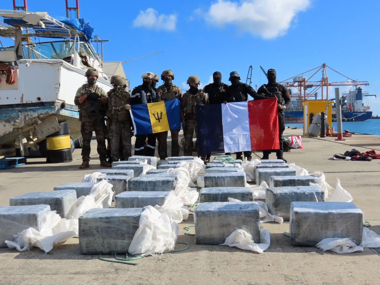 Francuska mornarica zaplijenila brod s više od pola tone kokaina