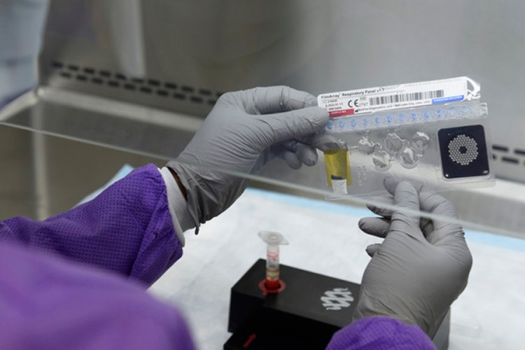 Francuska: Nema dokaza da je virus korona nastao u laboratoriji u Wuhanu