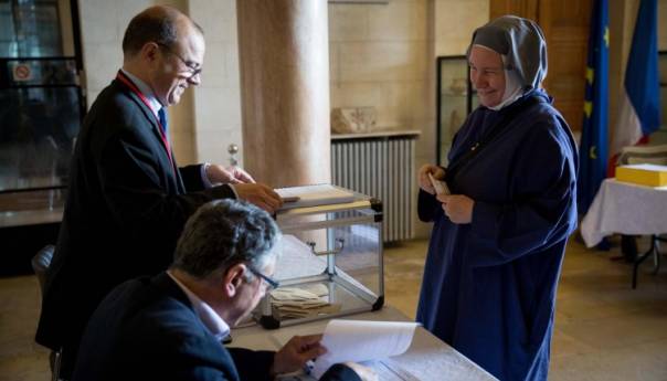 Francuska odgađa drugi krug lokalnih izbora