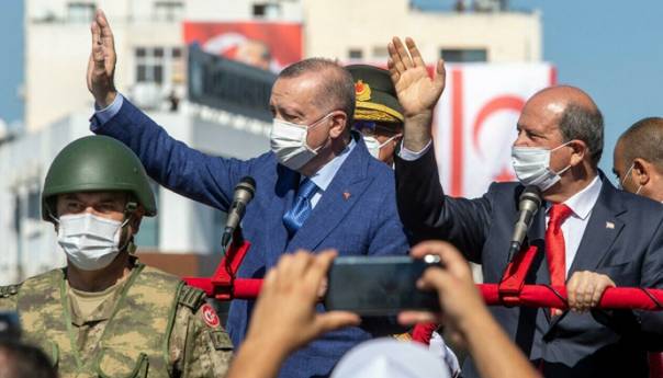 Francuska optužila Erdogana za provokaciju 'zbog dvodržavnog' rješenja za Kipar