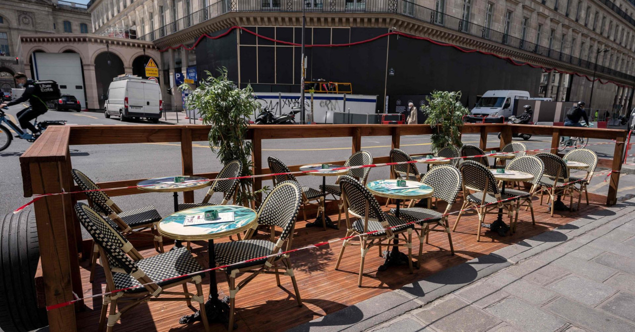 Francuska ponovo otvara bašte restorana i kafića 