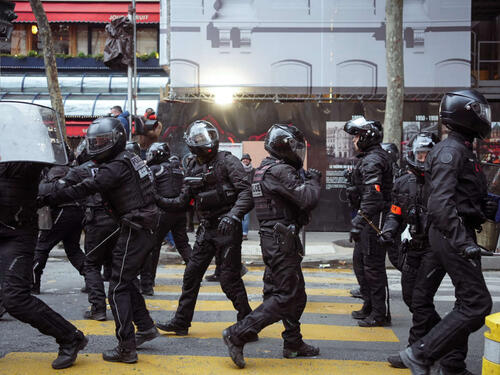 Francuska raspoređuje 30.000 policajaca širom zemlje