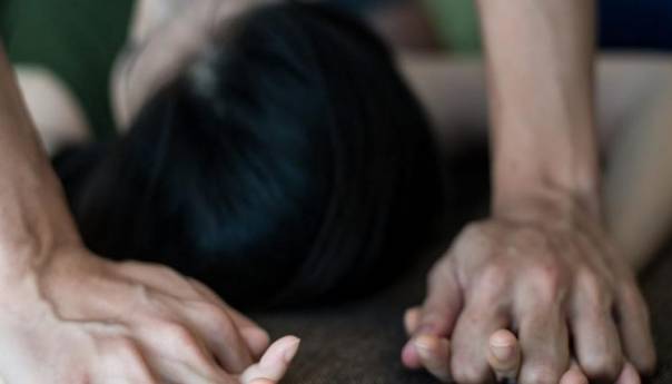 Francuska: Seksualni odnos sa osobom mlađom od 15 godina je silovanje