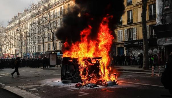 Francuska: Skoro milion demonstranata izašlo na proteste