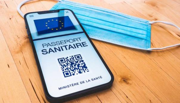 Francuska uvodi Covid pasoš za ulazak u kina, muzeje, na utakmice