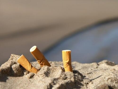 Francuska zabranjuje pušenje na plažama, parkovima, šumama i u blizini škola