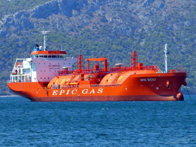 Francuska zaustavila tanker povezan s Rusijom kod obale Sicilije