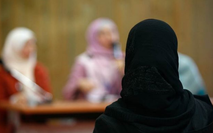 Francuske škole poslale djevojčice kući jer su odbile skinuti abaje