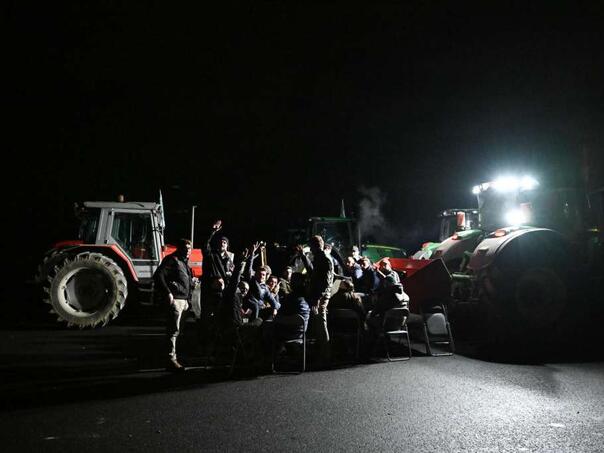 Francuski farmeri se pripremaju za nastavak 'opsade' Pariza