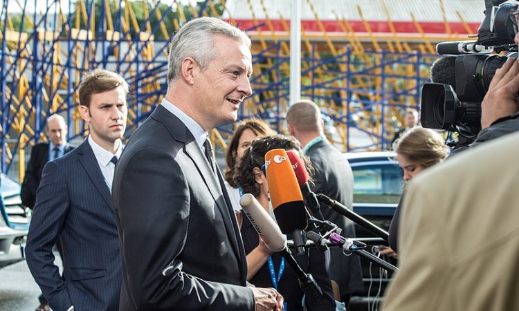 Francuski ministar finansija izjavio da će se vakcinisati što prije