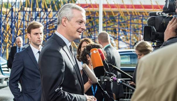 Francuski ministar finansija izjavio da će se vakcinisati što prije