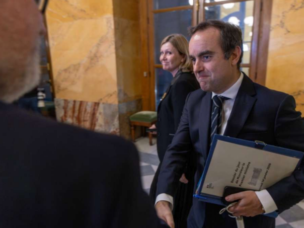 Francuski premijer će progurati budžet u parlamentu bez glasanja