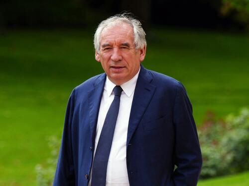 Francuski premijer: EU je pogriješila ciljajući američki viski u odgovoru na carine