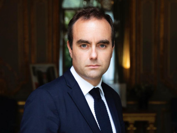 Francuski premijer podnio ostavku