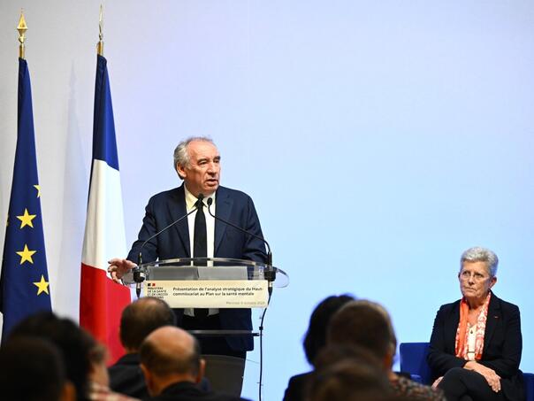 Francuski premijer traži podizanja starosne dobi za penziju na 64 godine