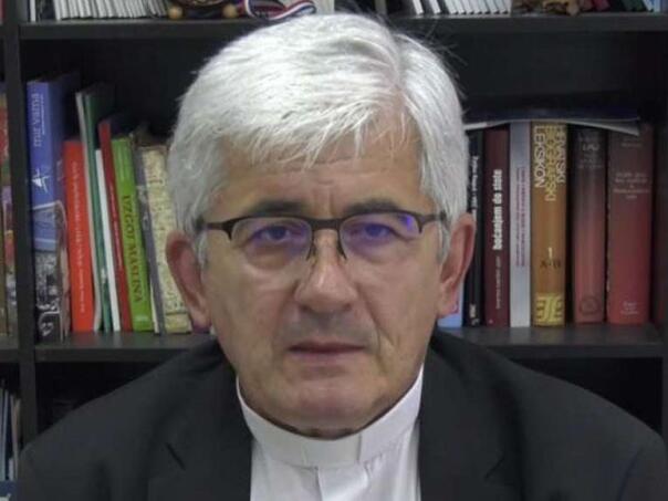 Franjo Komarica više nije banjalučki biskup, na njegovo mjesto dolazi mostarski kolega