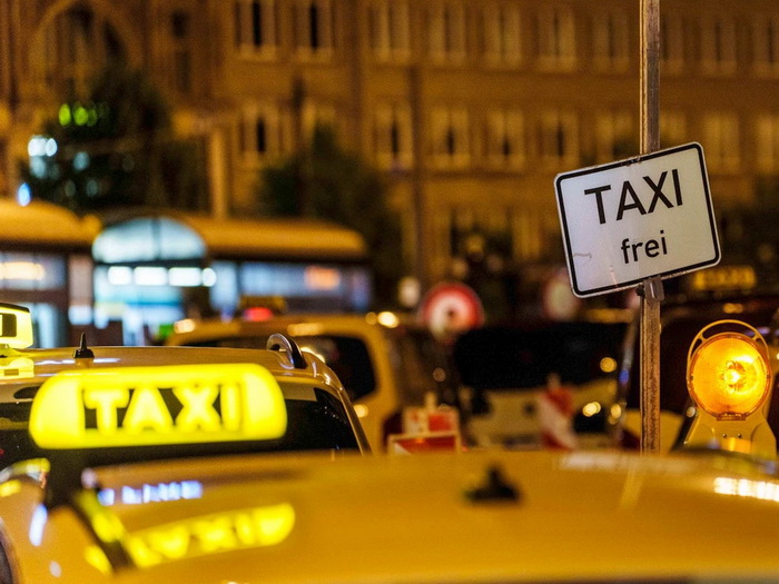 Frankfurt uveo noćni taksi za žene