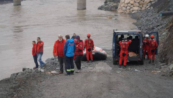 FUCZ u potrazi za drugim turskim državljaninom koji je pao u rijeku Bosnu