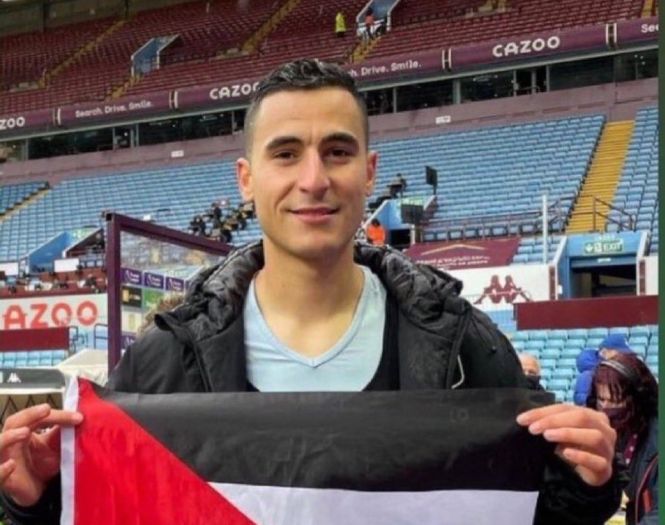 Fudbaler koji je izbačen iz kluba zbog podrške Palestini suočio se sa novim problemom