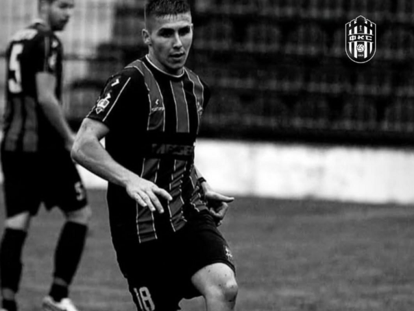 Fudbaler (23) vozilom sletio s puta pa na njega naletio voz