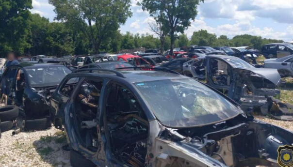 FUP obavio pretrese na auto otpadima u Grudama