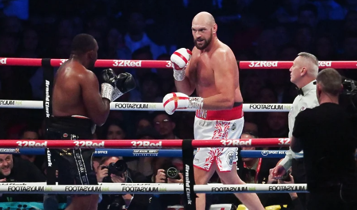 Fury pred 100.000 gledatelja nokautirao Whytea i odbranio titulu prvaka svijeta