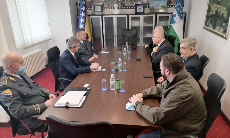 Galić u Bihaću: Za rješavanje migrantske krize nužna suradnja svih strana